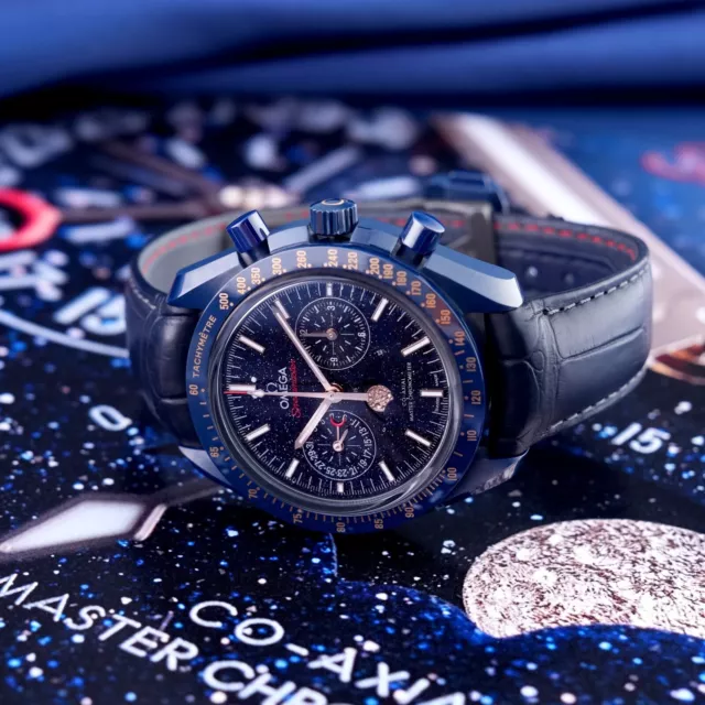 Omega-Speedmaster-Moonphase-Ceramic-Blue-Dial-Aventurine-8.webp Omega Speedmaster Moonphase Céramique Cadran Bleu Aventurine - 304.93.44.52.03.002