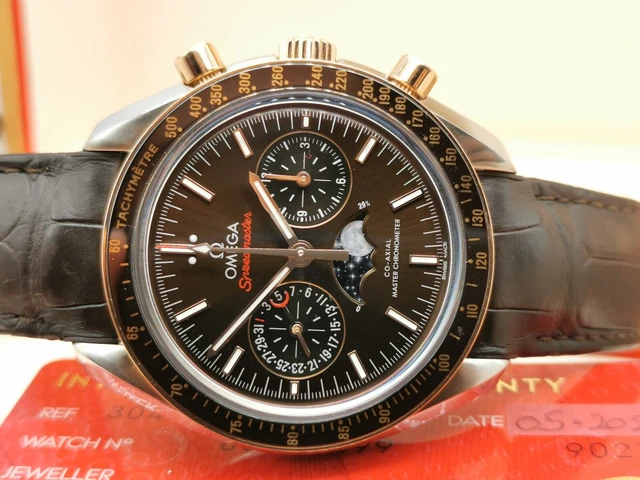 Omega-Speedmaster-Moonwatch-Moonphase-30423445213001-SET-COMPLETO-BP-10.webp Omega Speedmaster Moonwatch Moonphase 30423445213001 Coffret complet B&P 2022
