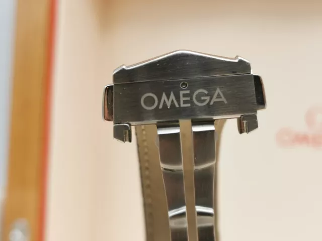 Omega-Speedmaster-Moonwatch-Moonphase-30423445213001-SET-COMPLETO-BP-7.webp Omega Speedmaster Moonwatch Moonphase 30423445213001 Coffret complet B&P 2022