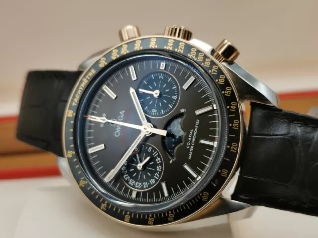Omega-Speedmaster-Moonwatch-Moonphase-30423445213001-SET-COMPLETO-BP.webp Omega Speedmaster Moonwatch Moonphase 30423445213001 Coffret complet B&P 2022