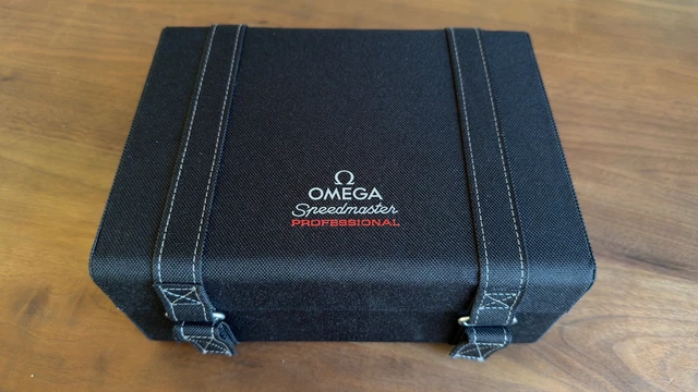 Omega Speedmaster Moonwatch Cadran Blanc 310.30.42.50.04.001 Coffret Complet 2025