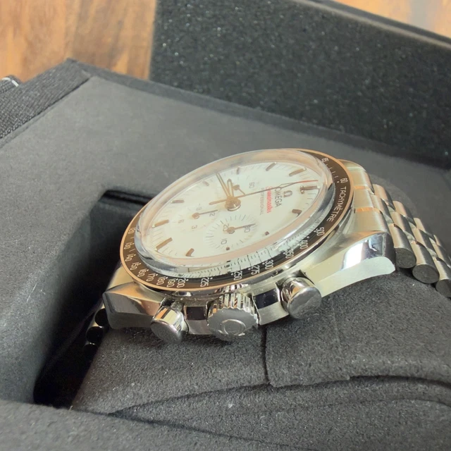 Omega Speedmaster Moonwatch Cadran Blanc 310.30.42.50.04.001 Coffret Complet 2025