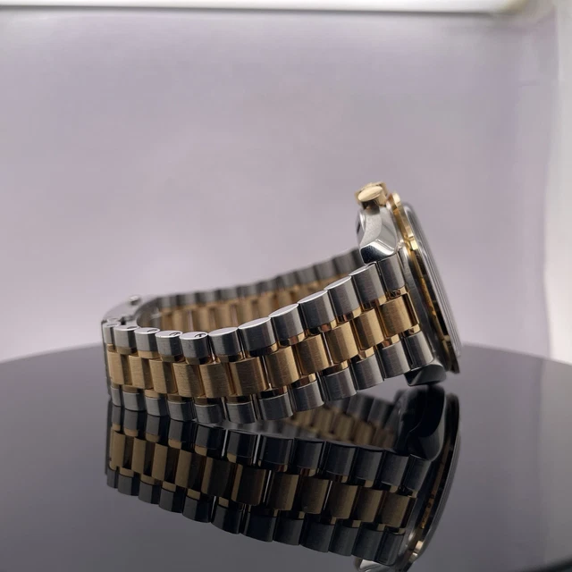 Omega-Speedmaster-Professional-Two-Tone-Moonwatch-Co-Axial-Master-19.webp Montre homme Omega Speedmaster Professional bicolore Moonwatch Co-Axial Master