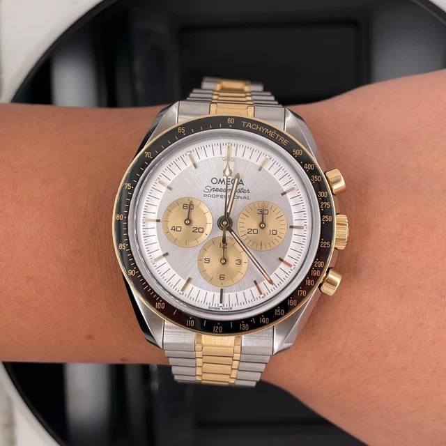 Omega-Speedmaster-Professional-Two-Tone-Moonwatch-Co-Axial-Master.webp Montre homme Omega Speedmaster Professional bicolore Moonwatch Co-Axial Master