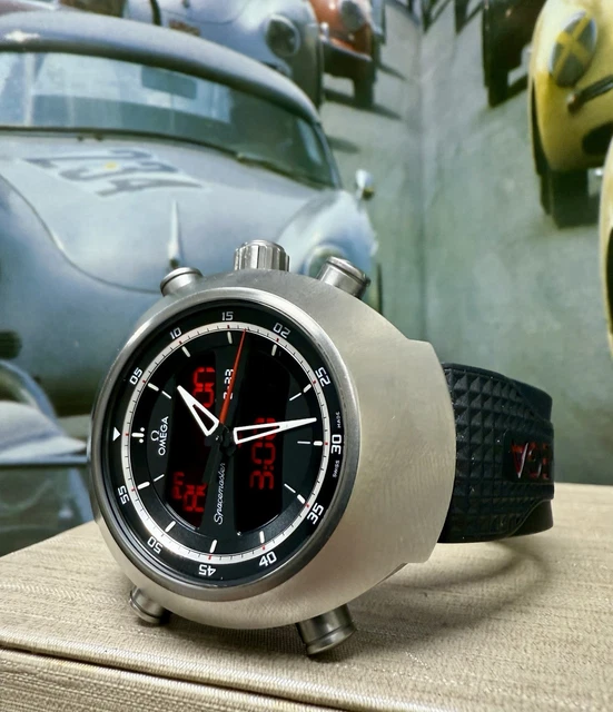 Omega-Speedmaster-Spacemaster-Z-33-Titanium-Quartz-Watch-Full-5.webp Montre à quartz Omega Speedmaster Spacemaster Z-33 en titane - Coffret complet et papiers