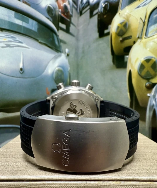 Omega-Speedmaster-Spacemaster-Z-33-Titanium-Quartz-Watch-Full-8.webp Montre à quartz Omega Speedmaster Spacemaster Z-33 en titane - Coffret complet et papiers