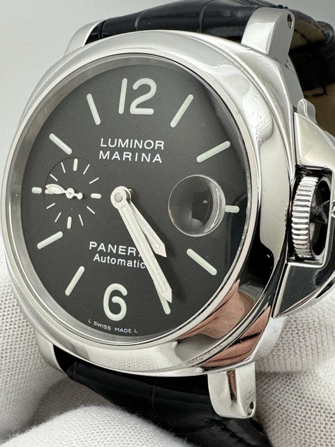 Panerai-Luminor-Marina-PAM00104-Black-Dial-On-A-4.webp Panerai Luminor Marina PAM00104 Cadran noir sur bracelet en alligator noir
