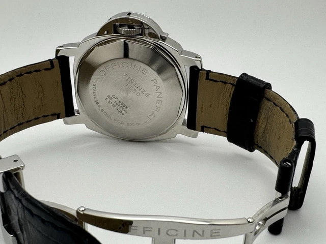 Panerai-Luminor-Marina-PAM00104-Black-Dial-On-A-9.webp Panerai Luminor Marina PAM00104 Cadran noir sur bracelet en alligator noir