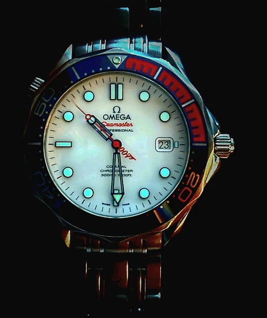 RARE-OMEGA-Bond-Seamaster-Diver-300M-Commanders-Watch-White-Blue-Red-16.webp RARE OMEGA Bond Seamaster Diver 300M Commander's Watch/Blanc/Bleu/Rouge/ Bracelet