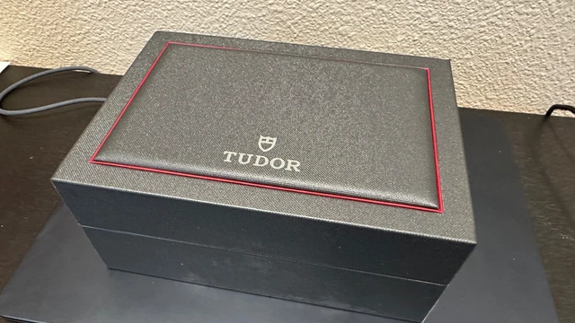 TUDOR-Model-20300-Sport-Chronograph (6) TUDOR Modèle 20300 - Chronographe Sport + Boîte et Papiers -