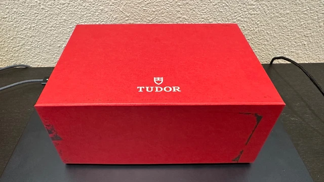 TUDOR-Model-20300-Sport-Chronograph (8) TUDOR Modèle 20300 - Chronographe Sport + Boîte et Papiers -