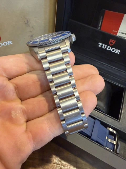 Montre-bracelet automatique TUDOR Pelagos Blue 500M Divers en titane M25600TB-0001