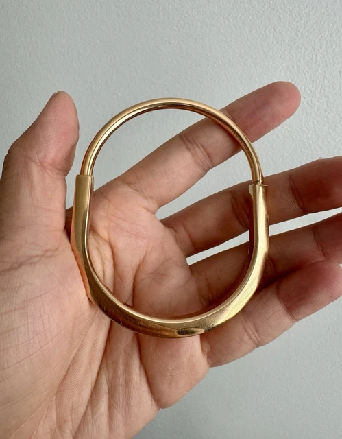 Bracelet jonc Tiffany & Co. à fermoir cadenas, or rose 18 carats, 31,8 grammes