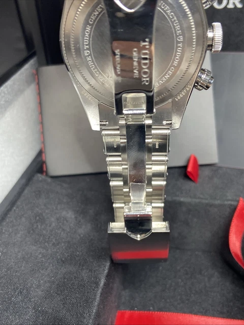 Tudor-Black-Bay-Chrono-M79360N-41-mm-With (7) Tudor Black Bay Chrono M79360N 41 mm avec boîte et papiers ~ Occasion en excellent état