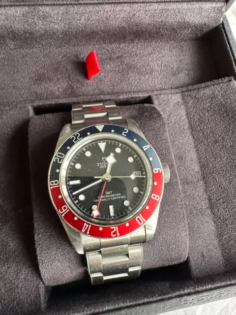 Tudor-Black-Bay-GMT-Automatic-41mm-Watch-14.webp Montre Tudor Black Bay GMT automatique 41 mm
