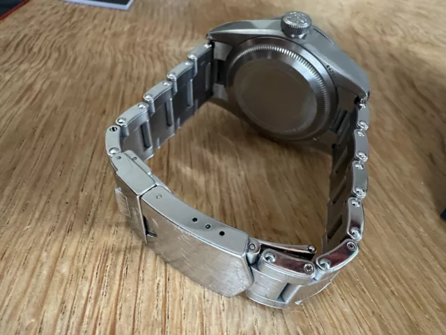 Tudor-Black-Bay-GMT-Automatic-41mm-Watch-15.webp Montre Tudor Black Bay GMT automatique 41 mm