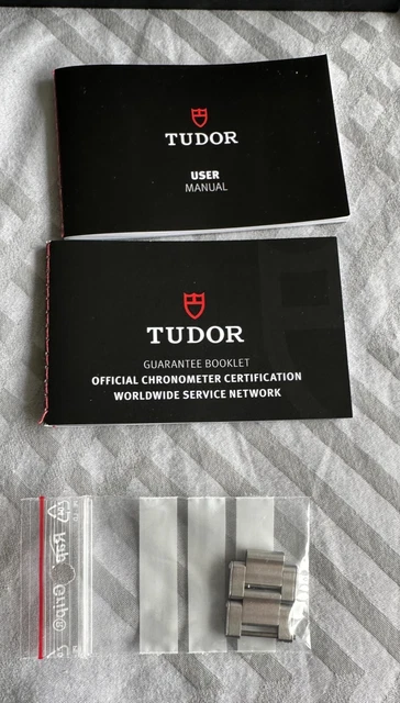 Tudor-Black-Bay-GMT-Automatic-41mm-Watch-22.webp Montre Tudor Black Bay GMT automatique 41 mm