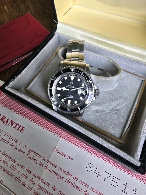 Tudor-Rolex-Submariner-9411-Vintage-Snowflake-Diver-Full-26.webp Tudor Rolex Submariner 9411 Vintage Snowflake Diver, coffret complet, papiers, 1976