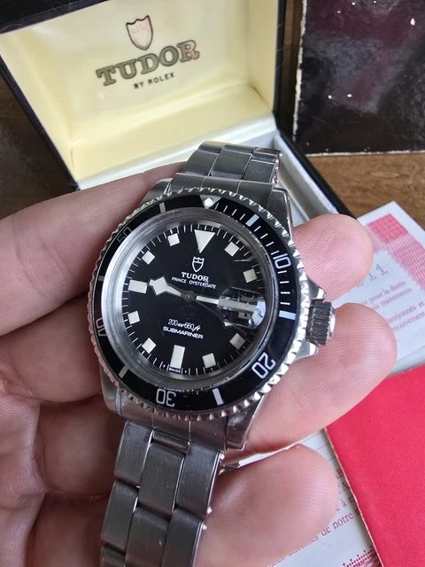 Tudor-Rolex-Submariner-9411-Vintage-Snowflake-Diver-Full-32.webp Tudor Rolex Submariner 9411 Vintage Snowflake Diver, coffret complet, papiers, 1976