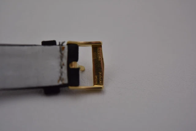 Vacheron-Constantin-Ref-6294-18K-YG-Square-Caliber-6.webp Vacheron Constantin Ref 6294 18K YG Square Calibre 1002, Poinçon de Genève, boîtier, Ex