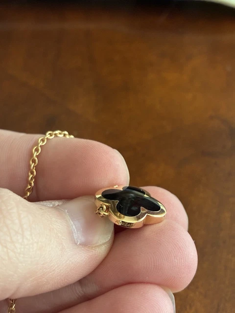 Collier pendentif en or et onyx Pure Alhambra de Van Cleef & Arpel