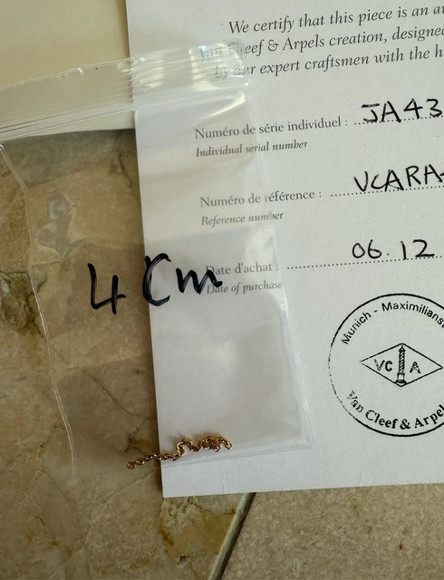 Collier pendentif vintage Alhambra en or jaune 18 carats et diamants Van Cleef & Arpels