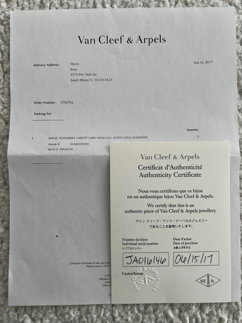 Collier long motif Magic Alhambra 1 de Van Cleef & Arpels en or blanc et diamants