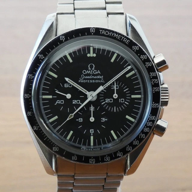 Montre Omega Speedmaster vintage 145.022 - 1983 avec documents de service et extrait d'archives