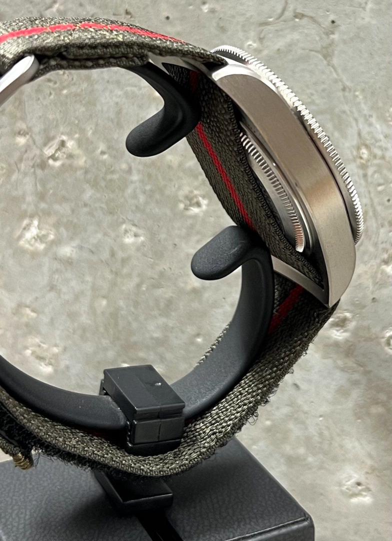 WhatsApp-Image-2025-11-10-at-1.28.33-PM.jpeg Tudor Pelagos FXD | 25717N | NEUF/Ensemble complet | 7/25 | Titane |