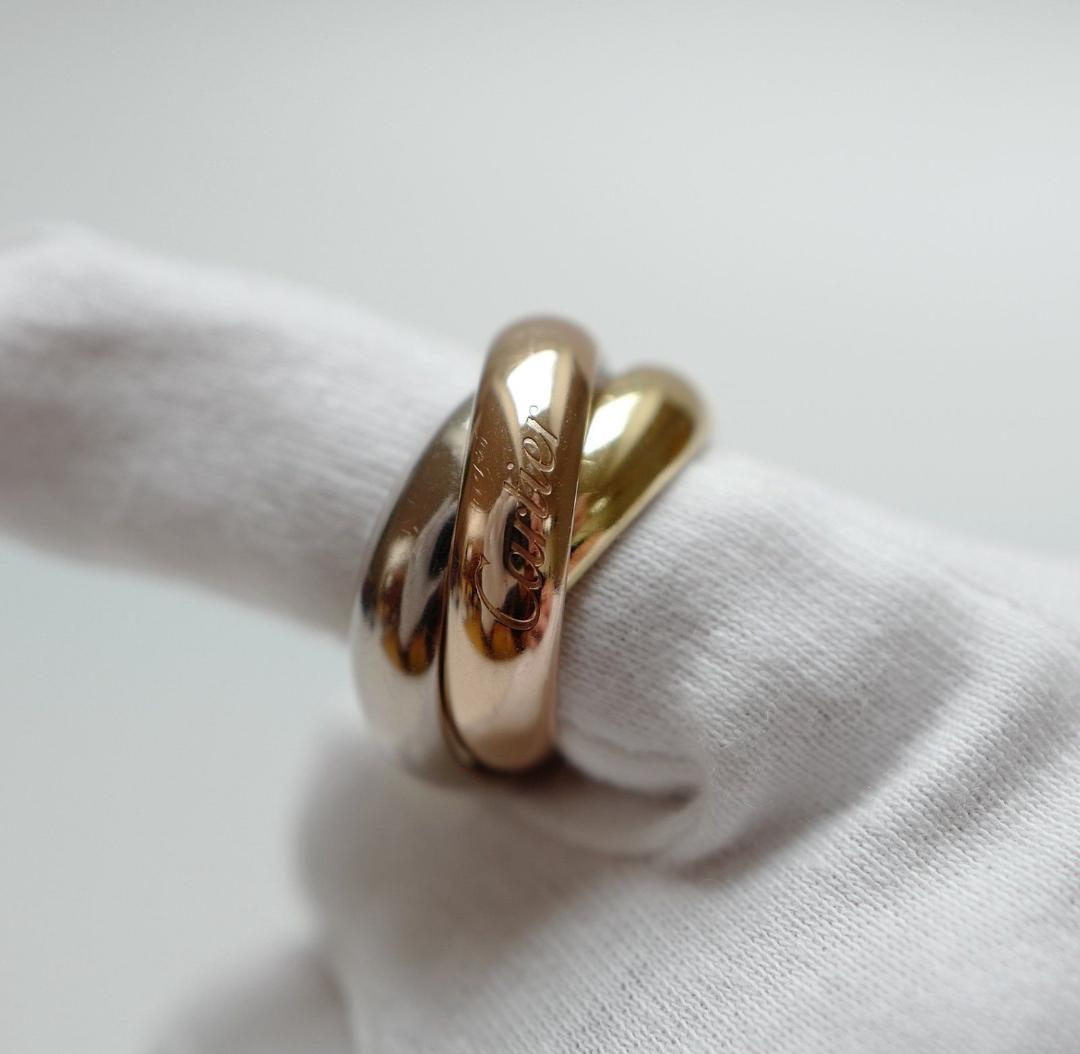 WhatsApp-Image-2025-11-24-at-10.19.54-PM-2.jpeg Bague Trinity Cartier XL - Or 18 carats 3 couleurs - Ensemble complet (2024)