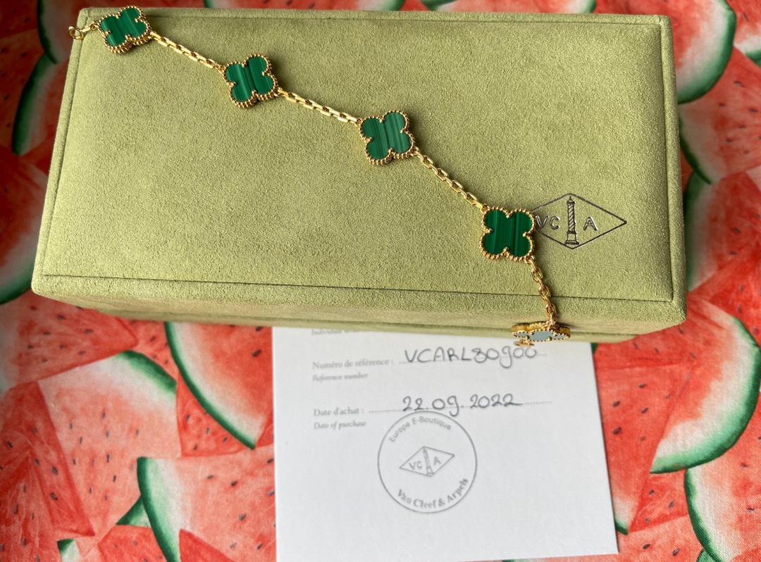 WhatsApp-Image-2025-11-24-at-12.01.03-PM.jpeg Van Cleef & Arpels Alhambra VCA *Ensemble complet* Agate Or 750