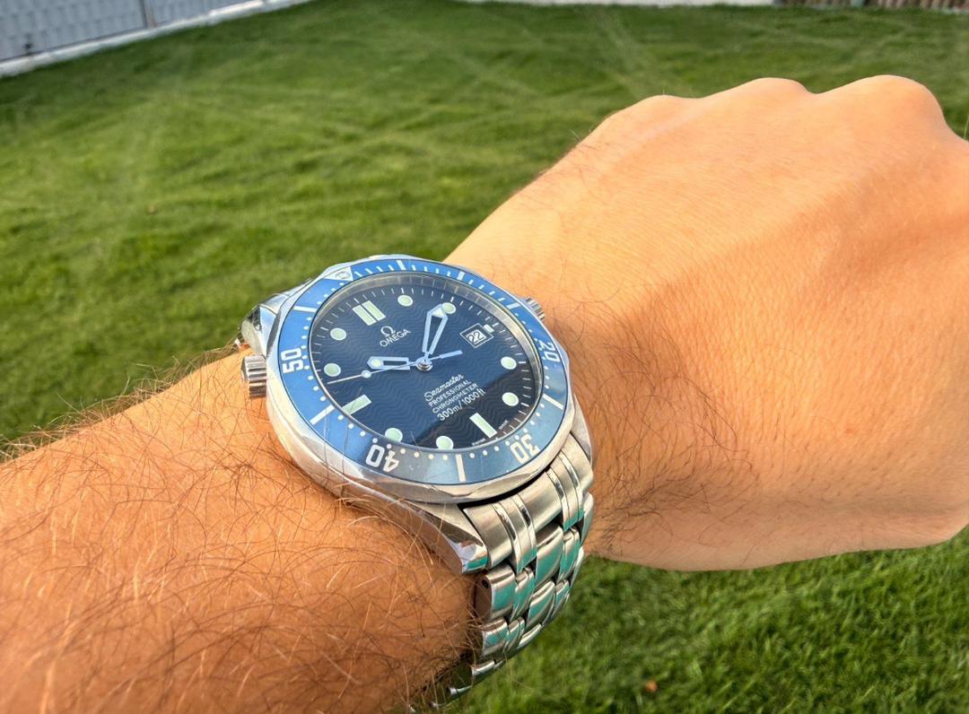 WhatsApp-Image-2025-11-26-at-4.53.01-PM-1.jpeg Omega Seamaster Professional 300M Réf. 25318000 - Ensemble complet - Bond