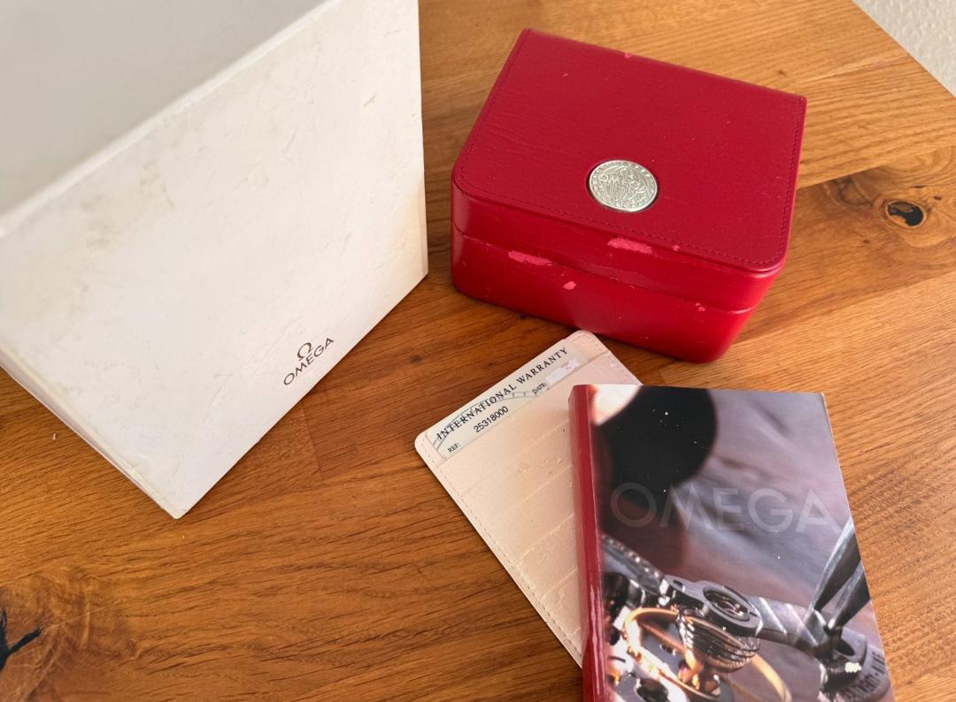 WhatsApp-Image-2025-11-26-at-4.53.01-PM.jpeg Omega Seamaster Professional 300M Réf. 25318000 - Ensemble complet - Bond