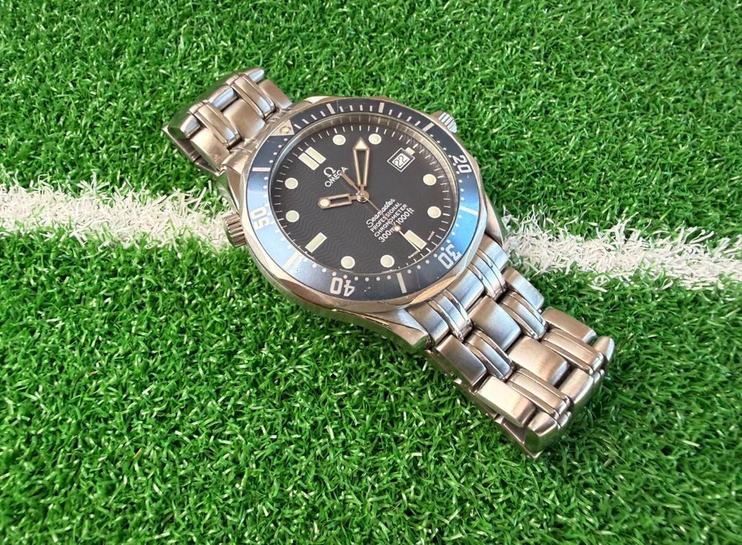 WhatsApp-Image-2025-11-26-at-4.53.02-PM.jpeg Omega Seamaster Professional 300M Réf. 25318000 - Ensemble complet - Bond