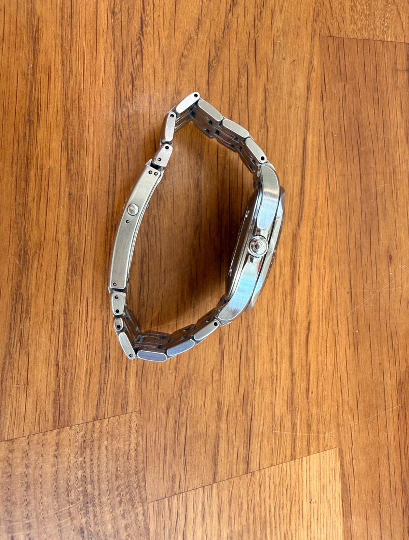 WhatsApp-Image-2025-11-26-at-4.53.03-PM.jpeg Omega Seamaster Professional 300M Réf. 25318000 - Ensemble complet - Bond