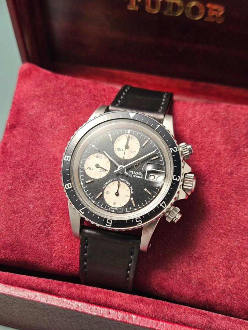 WhatsApp-Image-2025-11-29-at-8.31.53-AM.jpeg Tudor Oysterdate Big Block, coffret complet 1998