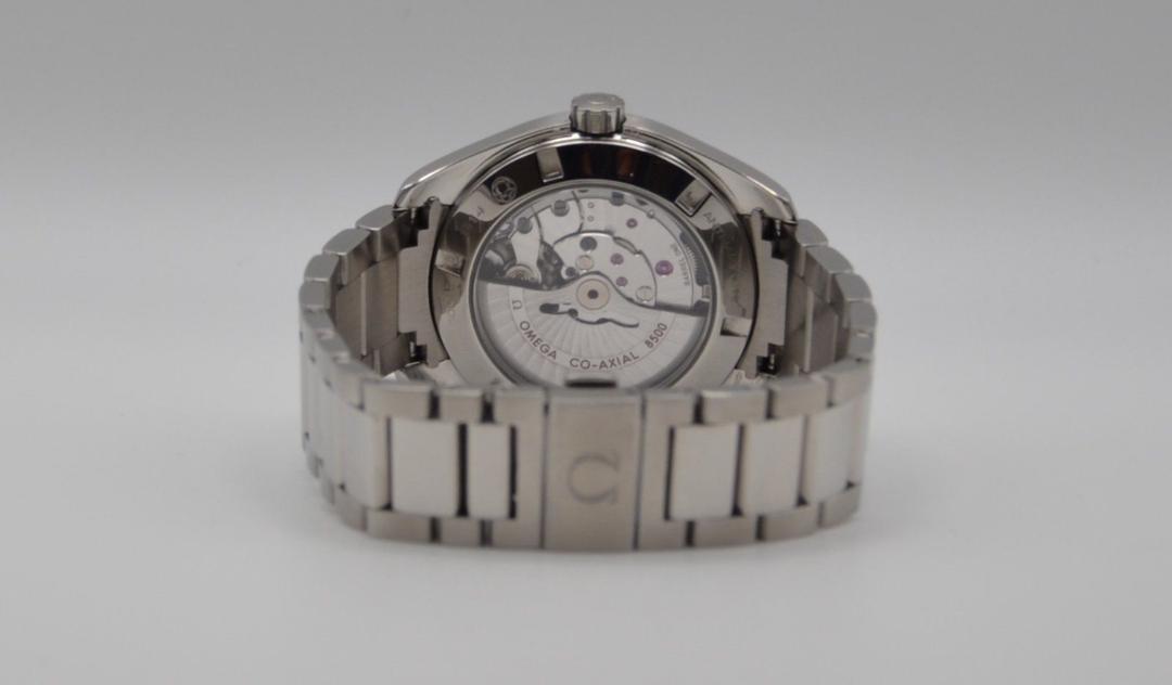 WhatsApp-Image-2025-12-05-at-12.15.41-AM.jpeg Omega Aqua Terra Réf. : 231.13.42.21.03.001 de 2015, en parfait état…
