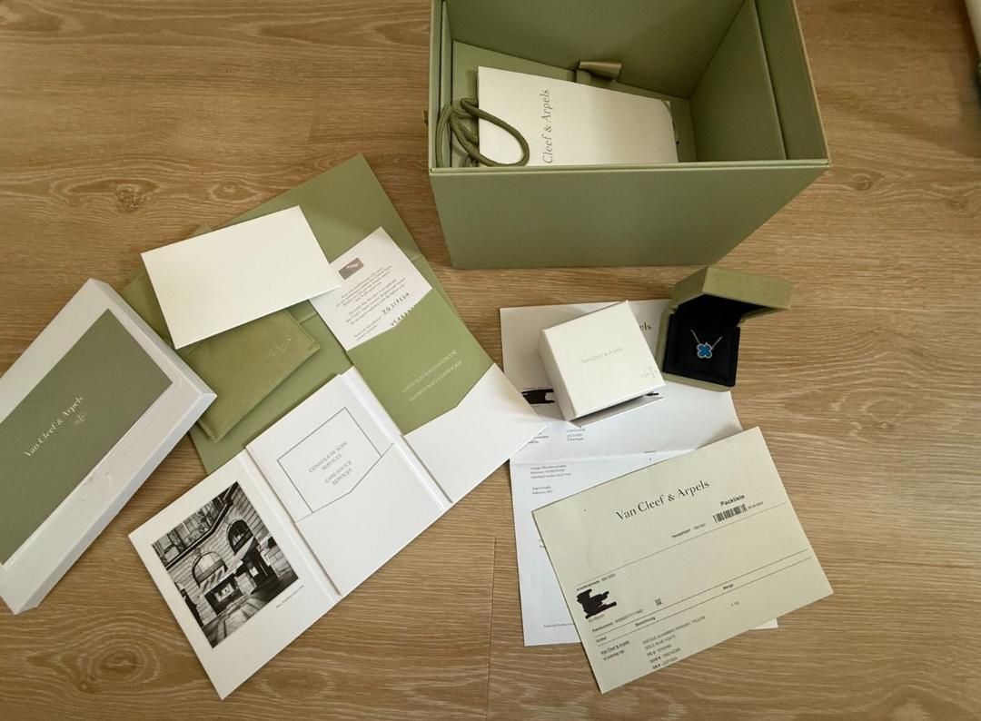 WhatsApp Image 2025-12-08 at 6.05.02 PM (1) Van Cleef & Arpels Alhambra VCA *Ensemble complet* Agate Or 750