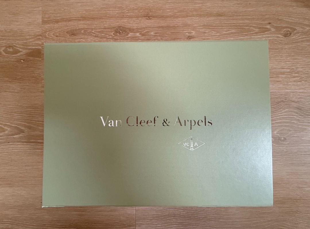 WhatsApp Image 2025-12-08 at 6.05.03 PM Van Cleef & Arpels Alhambra VCA *Ensemble complet* Agate Or 750