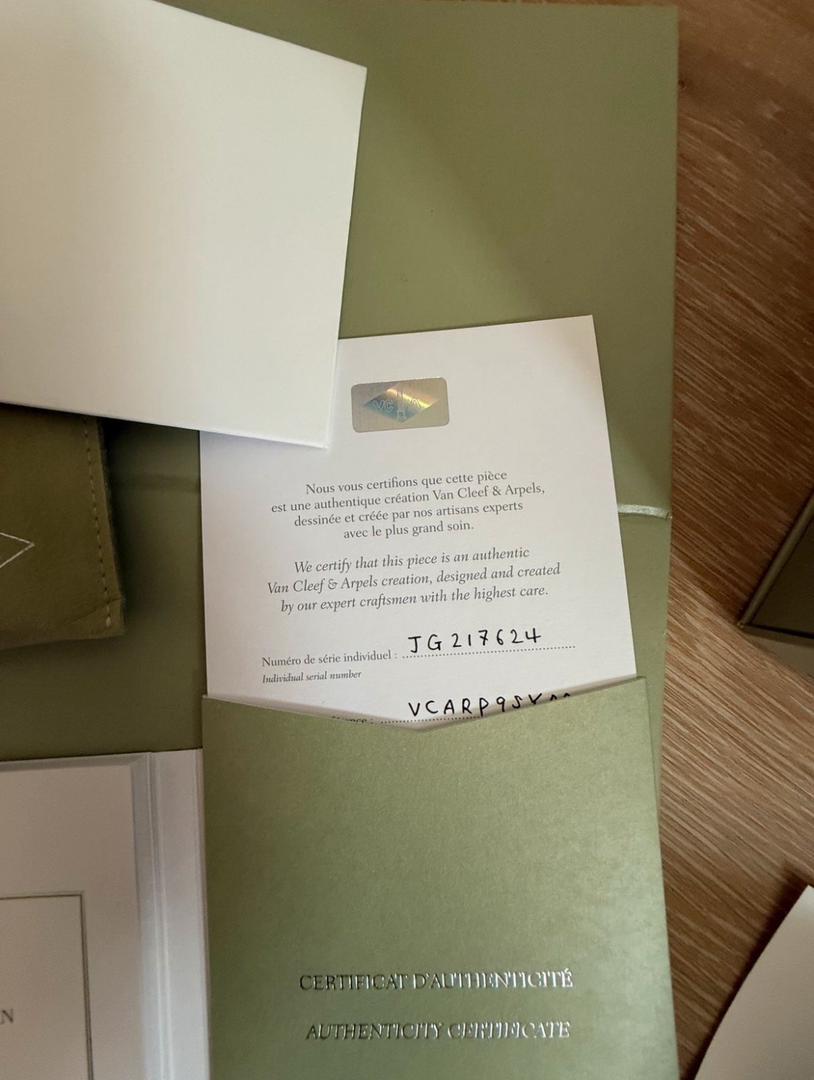 WhatsApp Image 2025-12-08 at 6.05.04 PM Van Cleef & Arpels Alhambra VCA *Ensemble complet* Agate Or 750