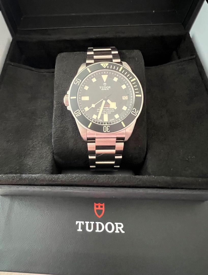 WhatsApp Image 2025-12-15 at 5.02.39 PM (1) Tudor Pegalos Titane 42 mm, poignet gauche, excellent état, avec accessoires