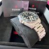 WhatsApp Image 2025-12-15 at 5.02.42 PM (1) Tudor Pegalos Titane 42 mm, poignet gauche, excellent état, avec accessoires