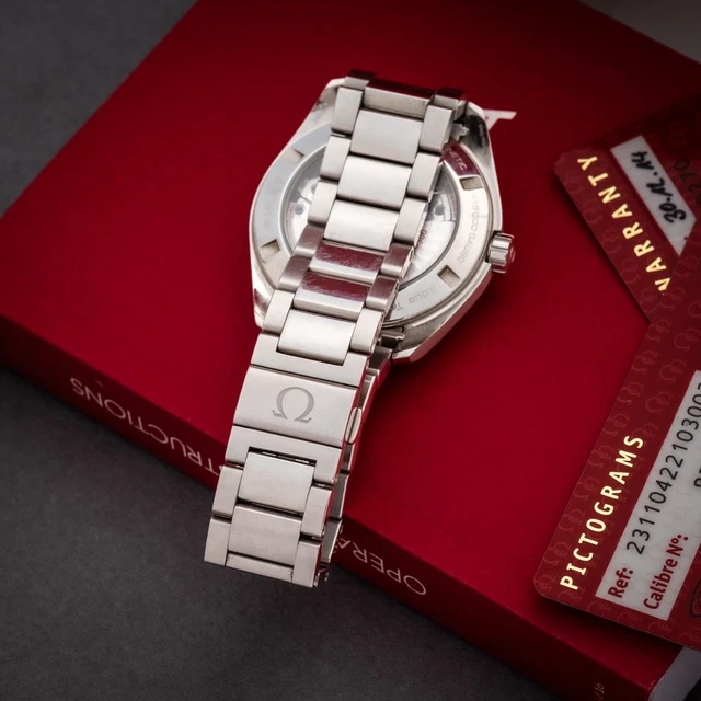 Montre Omega Seamaster Aqua Terra 23110422103003 à cadran bleu Aquaterra 150 m