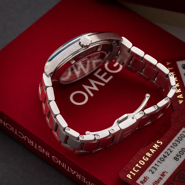 Montre Omega Seamaster Aqua Terra 23110422103003 à cadran bleu Aquaterra 150 m