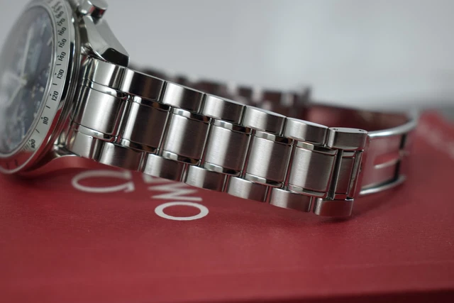 omega-speedmaster-triple-date-35238000-papers-generic-box-8.webp Omega Speedmaster Triple Date 3523.80.00, papiers, boîte générique, 1 an, GTE, 2003
